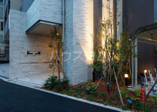 21/30 エントランス