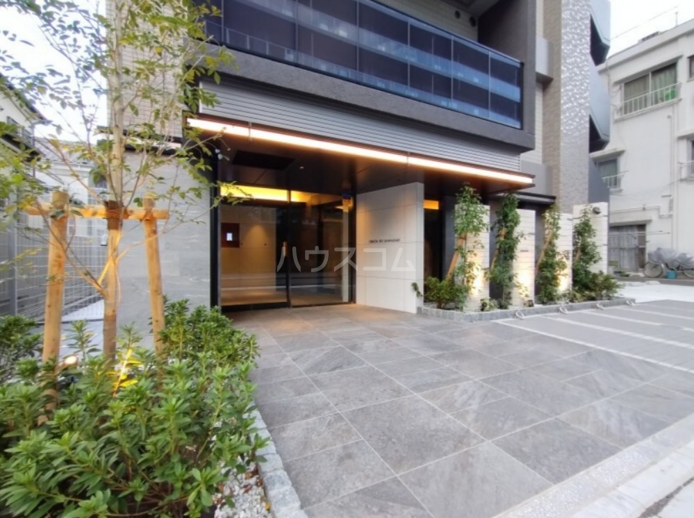 14/15 エントランス