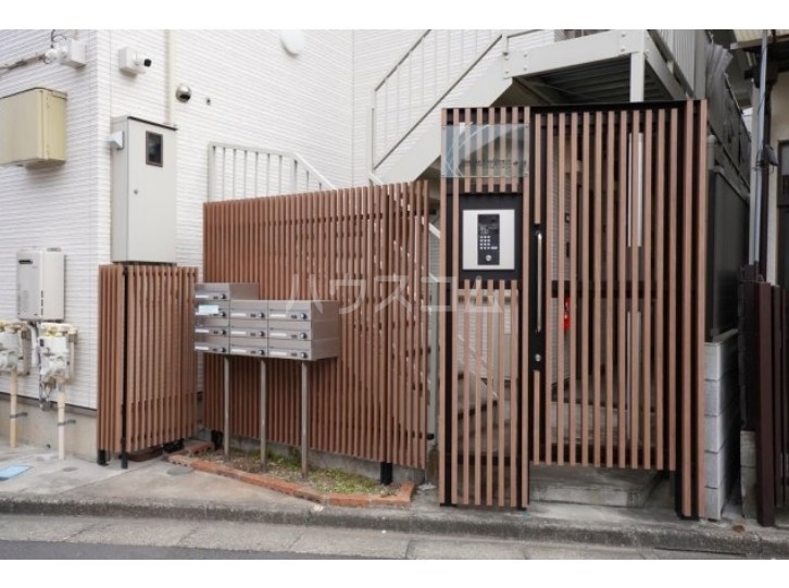 2/5 エントランス