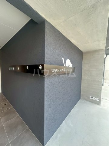 25/30 エントランス