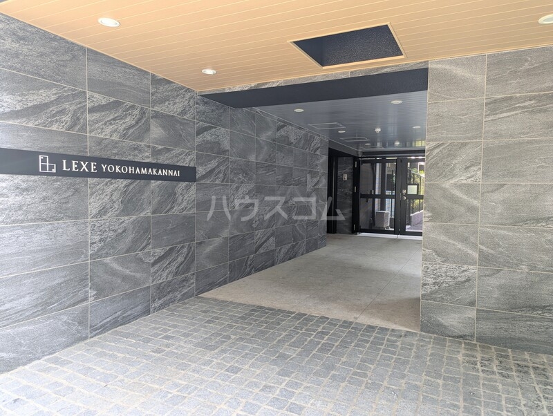 16/26 エントランス