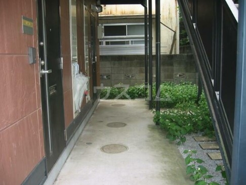 22/30 エントランス