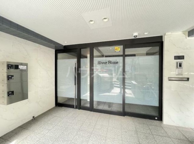 17/18 エントランス