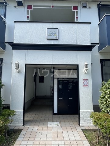 28/30 エントランス