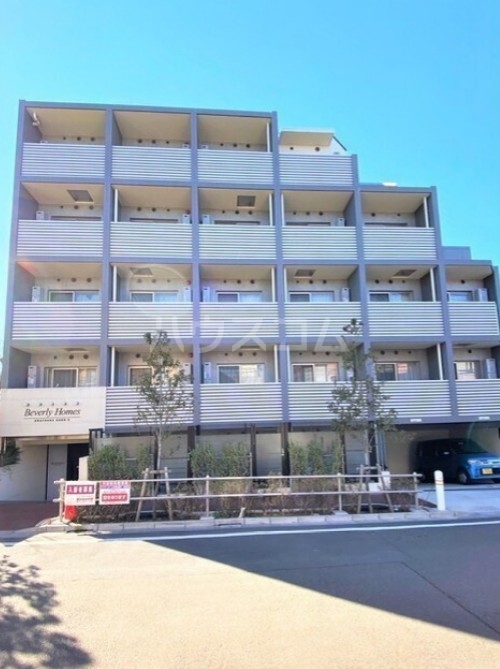 20/23 エントランス