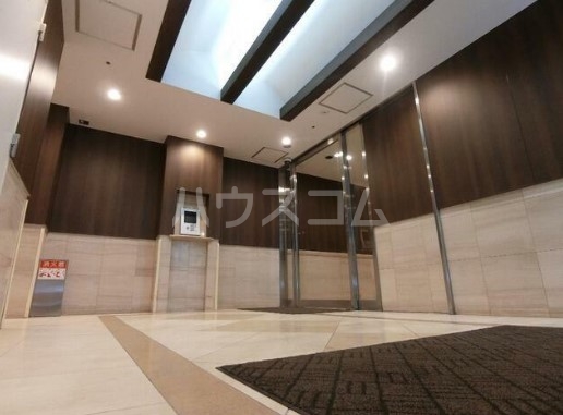 16/27 エントランス