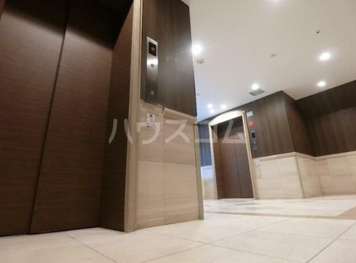 17/27 エントランス