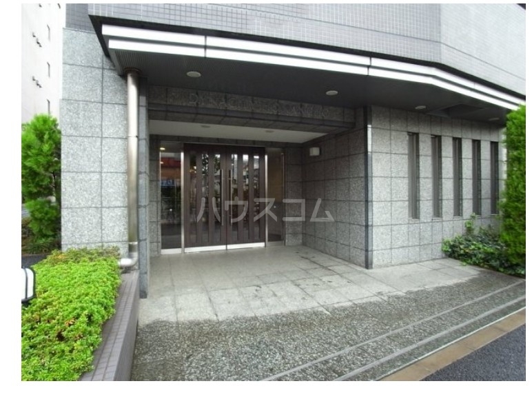 22/30 エントランス