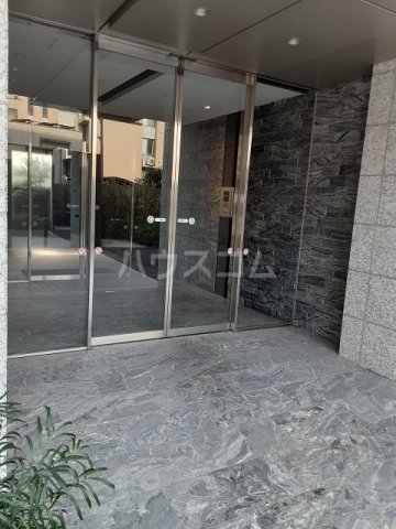 25/30 エントランス