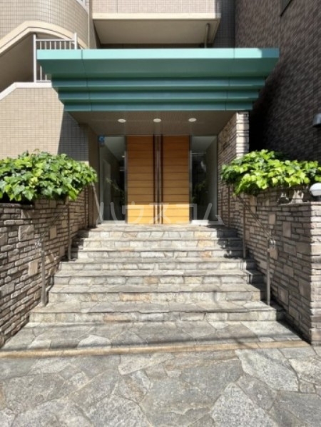 19/29 エントランス