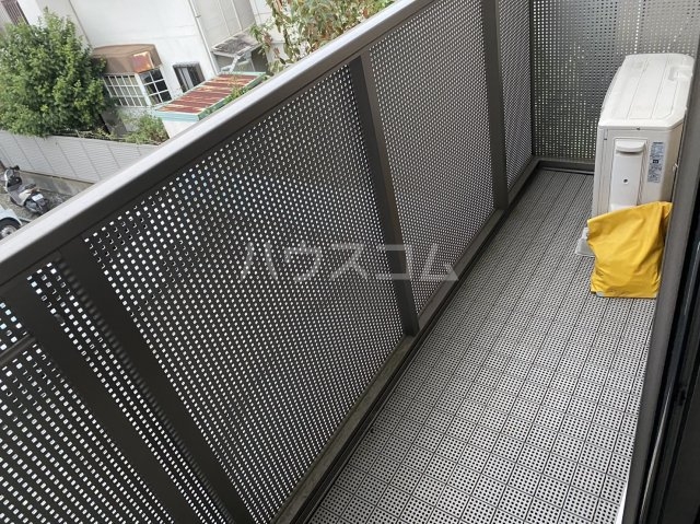 18/25 バルコニー