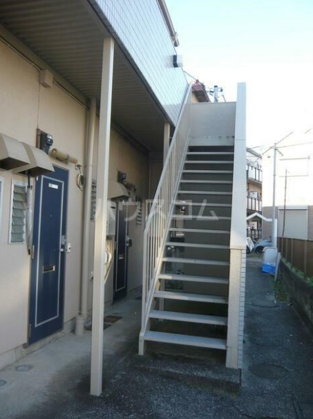 3/4 エントランス