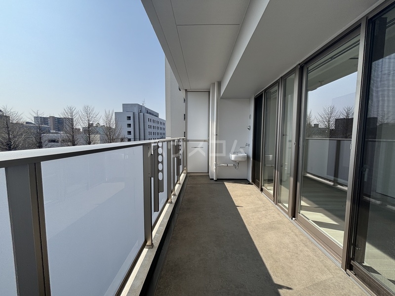 15/22 バルコニー