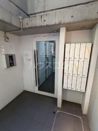 17/27 エントランス