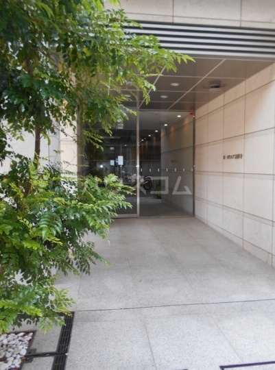 18/26 エントランス