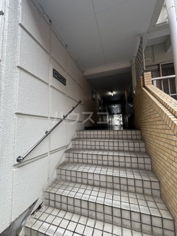 22/29 エントランス