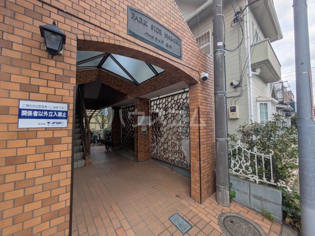 22/29 エントランス