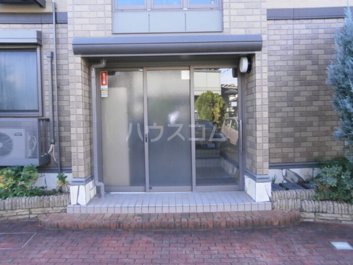 26/29 エントランス