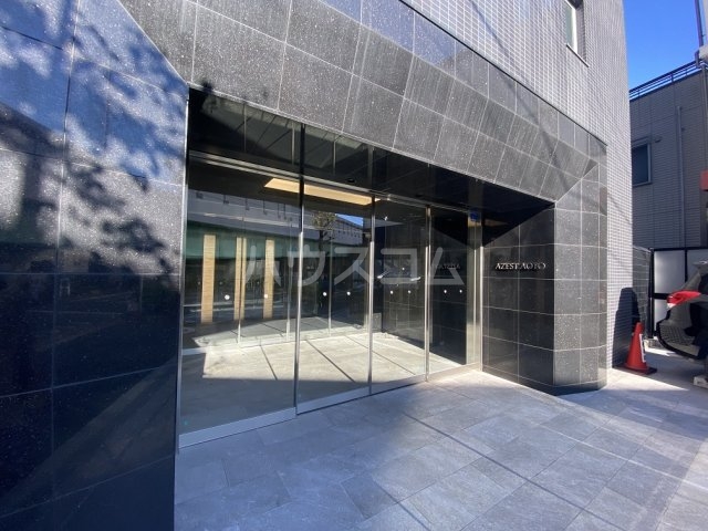 24/30 エントランス