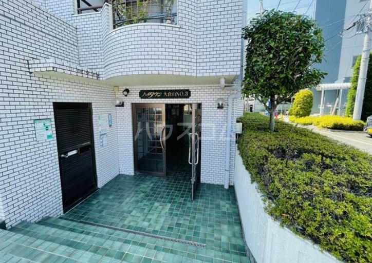 13/22 エントランス