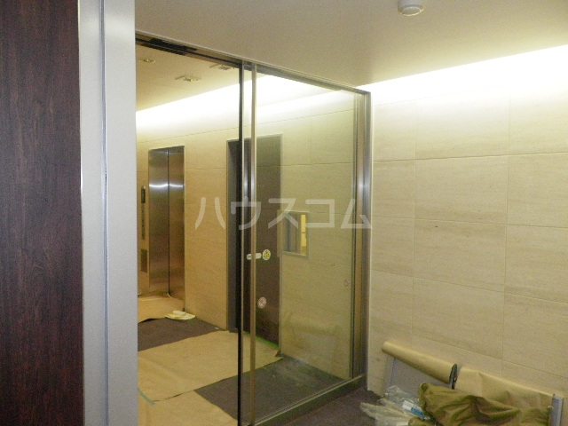 21/27 エントランス