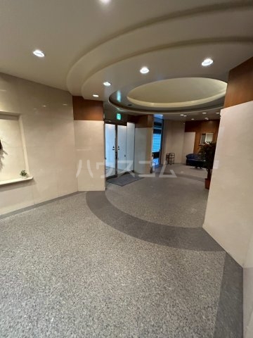 22/30 エントランス