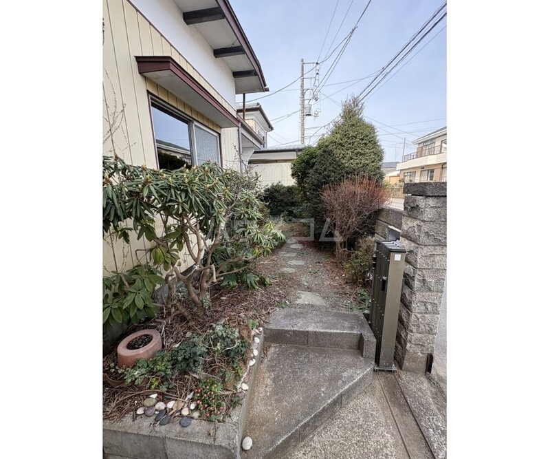 23/30 エントランス