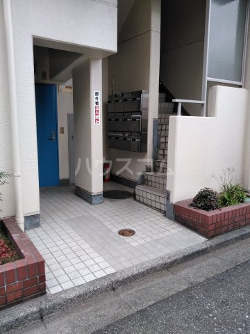 17/26 エントランス