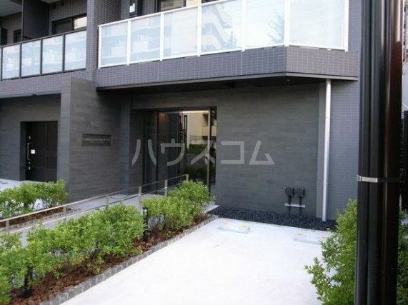 13/17 エントランス