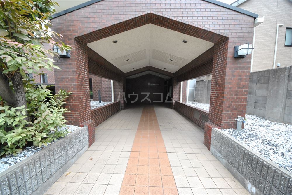 2/4 エントランス