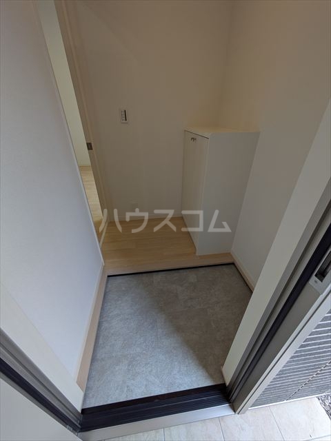 16/30 玄関