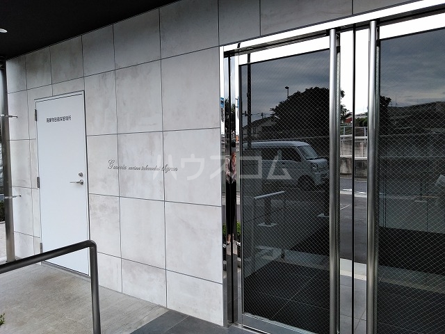 23/24 エントランス