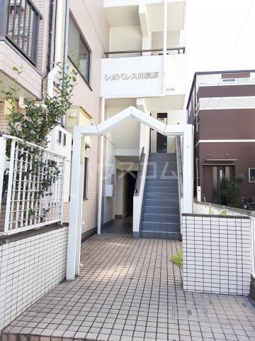 2/3 エントランス