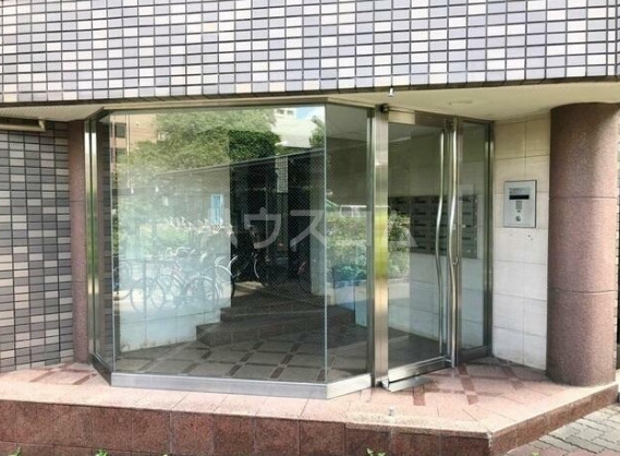 16/26 エントランス