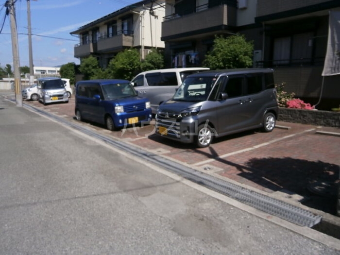 14/19 駐車場