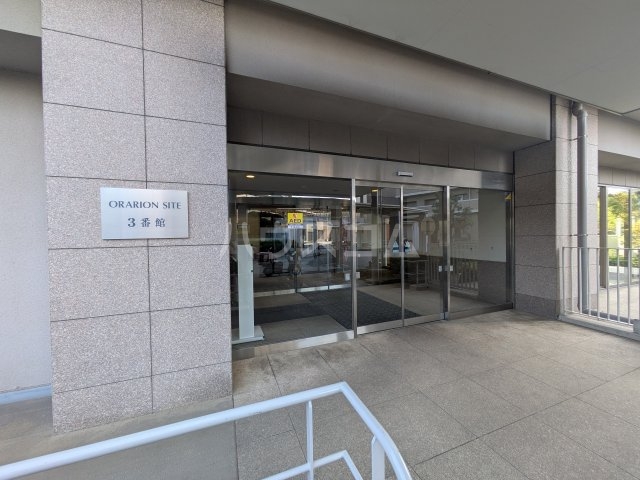 28/30 エントランス