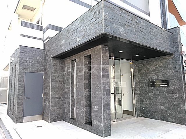 21/23 エントランス