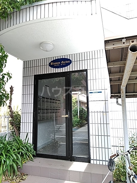 16/25 エントランス