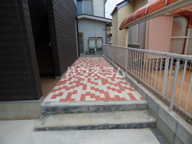 24/30 エントランス