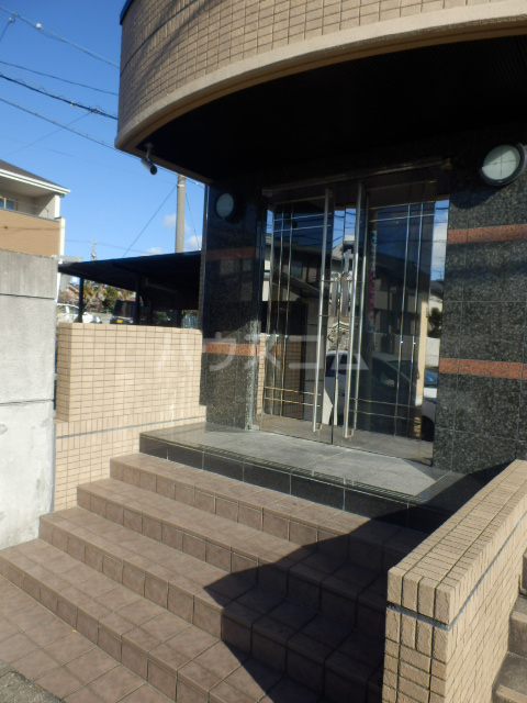 20/29 エントランス