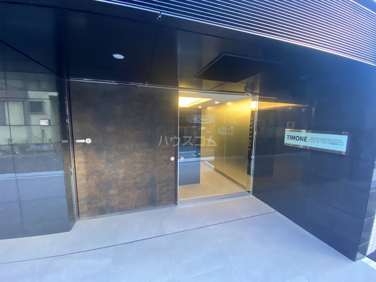 13/17 エントランス