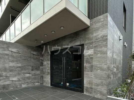 15/20 エントランス