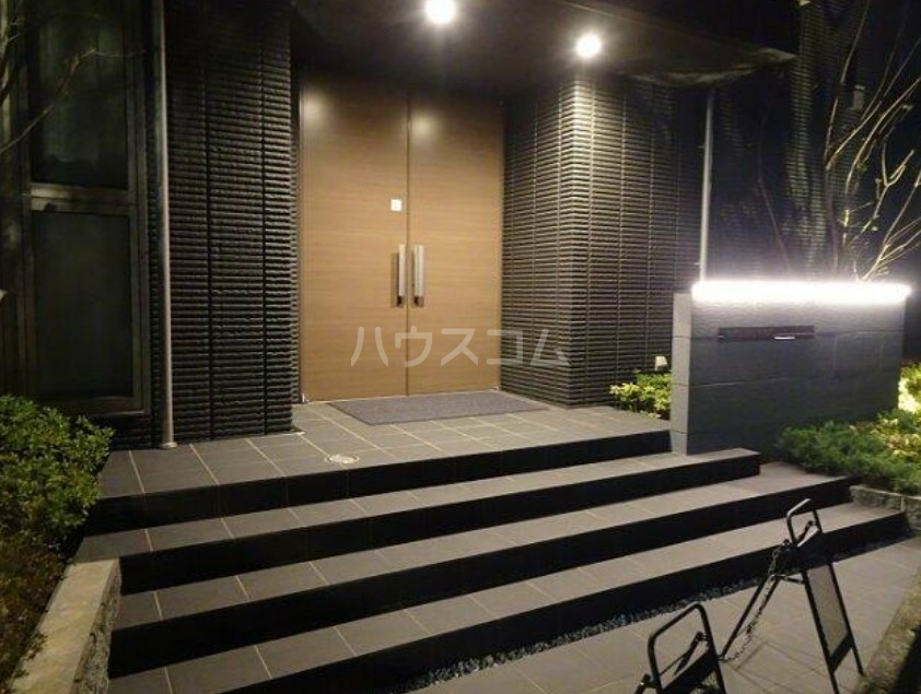 15/16 エントランス