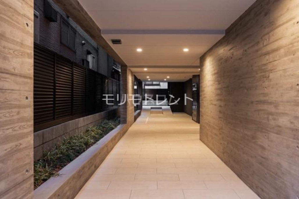 18/24 エントランス