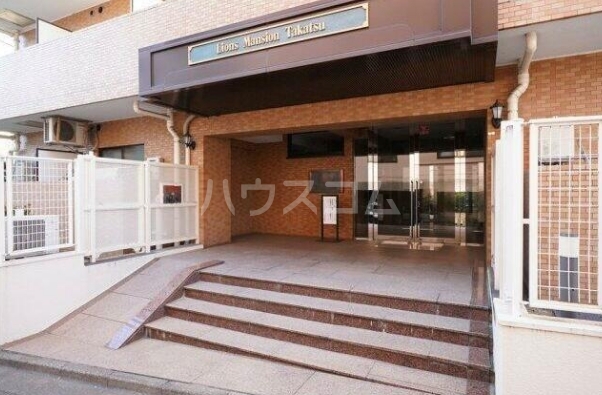 19/30 エントランス