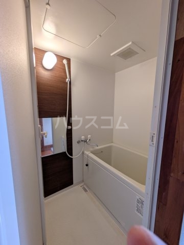 13/30 浴室