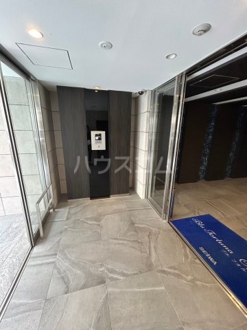 23/30 エントランス