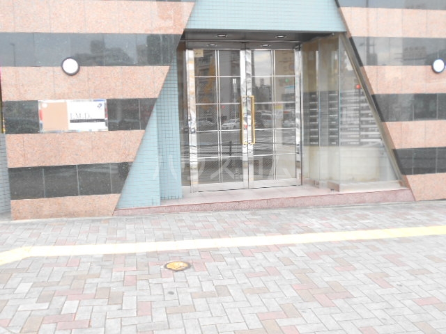 2/5 エントランス