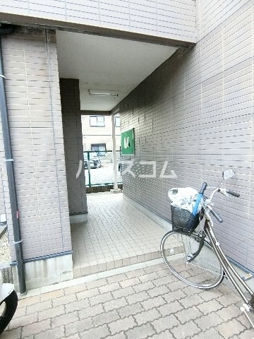 13/23 エントランス