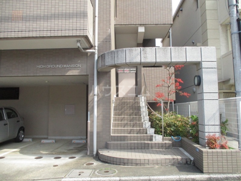 22/26 エントランス